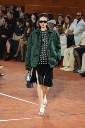 Défilé Lacoste Collection Prêt à Porter Automne Hiver 2025 2026 lors de la Fashion Week de Paris PFW Défilé Lacoste Collection Prêt à Porter Automne Hiver 2025 2026 lors de la Fashion Week de Paris PFW le 9 mars 2025 Lacoste Fall Winter 2025 2026 Ready to Wear Collection fashion show during Paris Fashion Week PFW on March 9, 2025 Paris France  Copyright: xAgencex xBestimagexAgencex xBestimagex