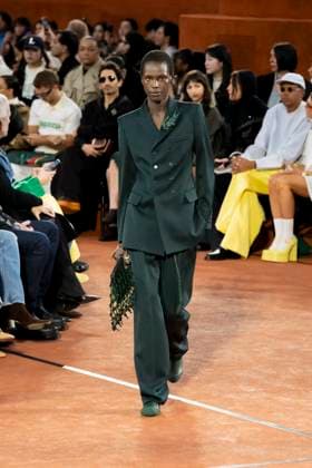 Défilé Lacoste Collection Prêt à Porter Automne Hiver 2025 2026 lors de la Fashion Week de Paris PFW Défilé Lacoste Collection Prêt à Porter Automne Hiver 2025 2026 lors de la Fashion Week de Paris PFW le 9 mars 2025 Lacoste Fall Winter 2025 2026 Ready to Wear Collection fashion show during Paris Fashion Week PFW on March 9, 2025 Paris France  Copyright: xAgencex xBestimagexAgencex xBestimagex