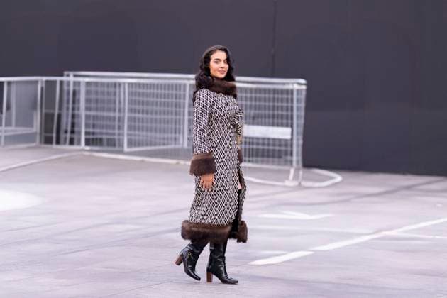 Georgina Rodriguez arrives at the Valentino show during Paris Fashion Week PFW Georgina Rodriguez arrives at the Valentino show during Paris Fashion Week PFW on March 9, 2025 Pierre Perusseau Tiziano da Silva Bestimage Georgina Rodriguez arrives at the Valentino show during Paris Fashion Week PFW on March 9, 2025 Paris France  Copyright: xTizianoxDaxSilvax-xPierrexPerusseaux xBestimagexTizianoxDaxSilvax-xPierrexPerusseaux xBestimagex