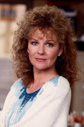 COACH, Shelley Fabares, 1989-97. photo: ABC courtesy Everett CollectionTSDCOAC AB051 PUBLICATIONXNOTxINxCANxCHNxFRAxITAxJPNxNORxPOLxRUSxESPxUKxUSA Copyright: xx TSDCOAC AB051 TSDCOAC_AB051_H