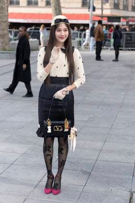 Celebrities at Valentino Fashion Show Freen Sarocha Photo Call for Le Défilé Valentino Collection Prêt à Porter Automne Hiver 2025 2026 lors de la Fashion Week de Paris PFW , le 9 mars 2025 Olivier Borde Bestimage Celebrities at Valentino Fashion Show Ready to Wear Collection Fall Winter 2025 2026 during Paris Fashion Week, on march 9th 2025 Olivier Borde Bestimage  Copyright: xOLIVIERxBORDEx xBESTIMAGExOLIVIERxBORDEx xBESTIMAGEx