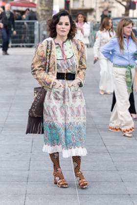Celebrities at Valentino Fashion Show Parker Posey Photo Call for Le Défilé Valentino Collection Prêt à Porter Automne Hiver 2025 2026 lors de la Fashion Week de Paris PFW, on march 9th 2025 Olivier Borde Bestimage Celebrities at Valentino Fashion Show Ready to Wear Collection Fall Winter 2025 2026 during Paris Fashion Week, on march 9th 2025 Olivier Borde Bestimage  Copyright: xOLIVIERxBORDEx xBESTIMAGExOLIVIERxBORDEx xBESTIMAGEx