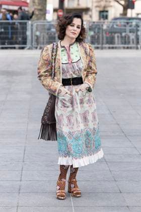 Celebrities at Valentino Fashion Show Parker Posey Photo Call for Le Défilé Valentino Collection Prêt à Porter Automne Hiver 2025 2026 lors de la Fashion Week de Paris PFW, on march 9th 2025 Olivier Borde Bestimage Celebrities at Valentino Fashion Show Ready to Wear Collection Fall Winter 2025 2026 during Paris Fashion Week, on march 9th 2025 Olivier Borde Bestimage  Copyright: xOLIVIERxBORDEx xBESTIMAGExOLIVIERxBORDEx xBESTIMAGEx