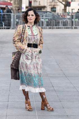 Celebrities at Valentino Fashion Show Parker Posey Photo Call for Le Défilé Valentino Collection Prêt à Porter Automne Hiver 2025 2026 lors de la Fashion Week de Paris PFW, on march 9th 2025 Olivier Borde Bestimage Celebrities at Valentino Fashion Show Ready to Wear Collection Fall Winter 2025 2026 during Paris Fashion Week, on march 9th 2025 Olivier Borde Bestimage  Copyright: xOLIVIERxBORDEx xBESTIMAGExOLIVIERxBORDEx xBESTIMAGEx