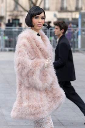 Celebrities at Valentino Fashion Show Nara Aziza Smith Photo Call for Le Défilé Valentino Collection Prêt à Porter Automne Hiver 2025 2026 lors de la Fashion Week de Paris PFW , le 9 mars 2025 Olivier Borde Bestimage Celebrities at Valentino Fashion Show Ready to Wear Collection Fall Winter 2025 2026 during Paris Fashion Week, on march 9th 2025 Olivier Borde Bestimage  Copyright: xOLIVIERxBORDEx xBESTIMAGExOLIVIERxBORDEx xBESTIMAGEx