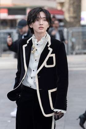 Celebrities at Valentino Fashion Show Shunsuke Michieda Photo Call for Le Défilé Valentino Collection Prêt à Porter Automne Hiver 2025 2026 lors de la Fashion Week de Paris PFW , le 9 mars 2025 Olivier Borde Bestimage Celebrities at Valentino Fashion Show Ready to Wear Collection Fall Winter 2025 2026 during Paris Fashion Week, on march 9th 2025 Olivier Borde Bestimage  Copyright: xOLIVIERxBORDEx xBESTIMAGExOLIVIERxBORDEx xBESTIMAGEx