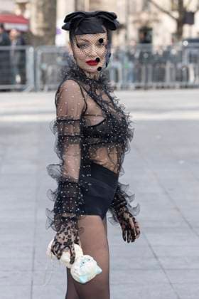 Celebrities at Valentino Fashion Show Daria Konovalova Photo Call for Le Défilé Valentino Collection Prêt à Porter Automne Hiver 2025 2026 lors de la Fashion Week de Paris PFW , le 9 mars 2025 Olivier Borde Bestimage Celebrities at Valentino Fashion Show Ready to Wear Collection Fall Winter 2025 2026 during Paris Fashion Week, on march 9th 2025 Olivier Borde Bestimage  Copyright: xOLIVIERxBORDEx xBESTIMAGExOLIVIERxBORDEx xBESTIMAGEx