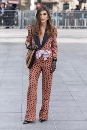 Celebrities at Valentino Fashion Show Camila Coelho Photo Call for Le Défilé Valentino Collection Prêt à Porter Automne Hiver 2025 2026 lors de la Fashion Week de Paris PFW , le 9 mars 2025 Olivier Borde Bestimage Celebrities at Valentino Fashion Show Ready to Wear Collection Fall Winter 2025 2026 during Paris Fashion Week, on march 9th 2025 Olivier Borde Bestimage  Copyright: xOLIVIERxBORDEx xBESTIMAGExOLIVIERxBORDEx xBESTIMAGEx