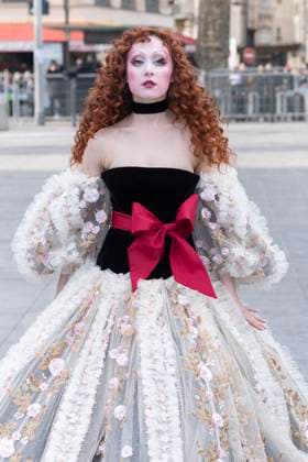 Celebrities at Valentino Fashion Show Chappell Roan Photo Call for Le Défilé Valentino Collection Prêt à Porter Automne Hiver 2025 2026 lors de la Fashion Week de Paris PFW , le 9 mars 2025 Olivier Borde Bestimage Celebrities at Valentino Fashion Show Ready to Wear Collection Fall Winter 2025 2026 during Paris Fashion Week, on march 9th 2025 Olivier Borde Bestimage  Copyright: xOLIVIERxBORDEx xBESTIMAGExOLIVIERxBORDEx xBESTIMAGEx