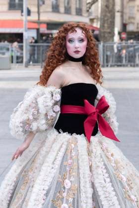 Celebrities at Valentino Fashion Show Chappell Roan Photo Call for Le Défilé Valentino Collection Prêt à Porter Automne Hiver 2025 2026 lors de la Fashion Week de Paris PFW , le 9 mars 2025 Olivier Borde Bestimage Celebrities at Valentino Fashion Show Ready to Wear Collection Fall Winter 2025 2026 during Paris Fashion Week, on march 9th 2025 Olivier Borde Bestimage  Copyright: xOLIVIERxBORDEx xBESTIMAGExOLIVIERxBORDEx xBESTIMAGEx