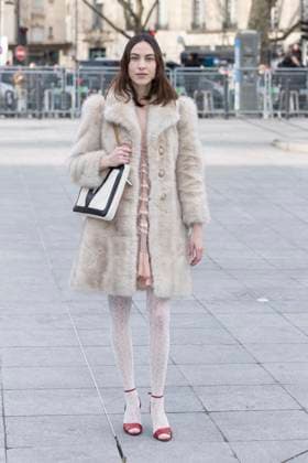 Celebrities at Valentino Fashion Show Alexa Chung Photo Call for Le Défilé Valentino Collection Prêt à Porter Automne Hiver 2025 2026 lors de la Fashion Week de Paris PFW , le 9 mars 2025 Olivier Borde Bestimage Celebrities at Valentino Fashion Show Ready to Wear Collection Fall Winter 2025 2026 during Paris Fashion Week, on march 9th 2025 Olivier Borde Bestimage  Copyright: xOLIVIERxBORDEx xBESTIMAGExOLIVIERxBORDEx xBESTIMAGEx