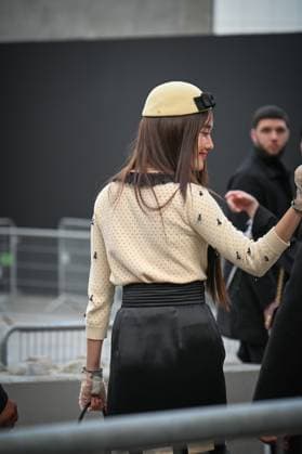 Paris Fashion Week Arrivee people au defile Valentino Arrival of celebrities at Valentino Show Fashion Week, defile Valentino pret a porter femme, Automne Hiver 2025 2026 Freen Sarocha 441552 2025 03 09 France  Copyright: xBarbaraxNeymanx xStarfacex STAR_441552_041