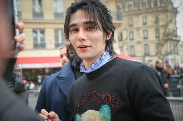 Paris Fashion Week Arrivee people au defile Valentino Arrival of celebrities at Valentino Show Fashion Week, defile Valentino pret a porter femme, Automne Hiver 2025 2026 Jeff Satur 441552 2025 03 09 France  Copyright: xBarbaraxNeymanx xStarfacex STAR_441552_048