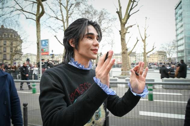Paris Fashion Week Arrivee people au defile Valentino Arrival of celebrities at Valentino Show Fashion Week, defile Valentino pret a porter femme, Automne Hiver 2025 2026 Jeff Satur 441552 2025 03 09 France  Copyright: xBarbaraxNeymanx xStarfacex STAR_441552_049