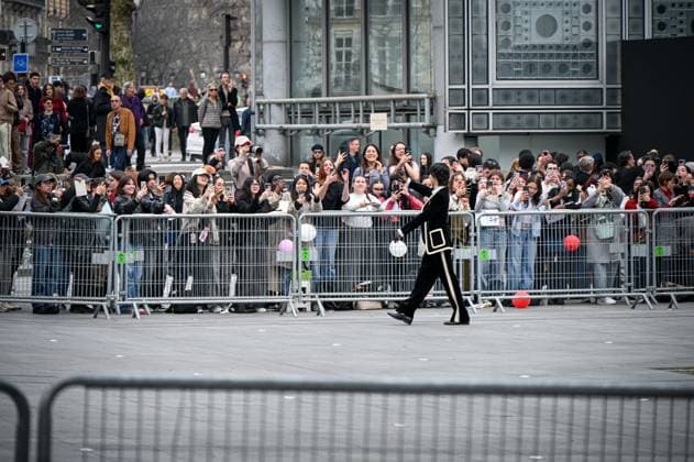 Paris Fashion Week Arrivee people au defile Valentino Arrival of celebrities at Valentino Show Fashion Week, defile Valentino pret a porter femme, Automne Hiver 2025 2026 Shumuke Michieda 441552 2025 03 09 France  Copyright: xBarbaraxNeymanx xStarfacex STAR_441552_062