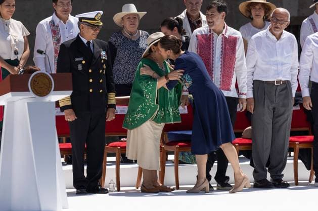 March 9, 2025, Mexico City, Mexico: President CLAUDIA SHEINBAUM PARDO gave a report to thousands of citizens in the Zocalo of Mexico City on the agreement reached with the US government of Donald Trump, with which the imposition of tariffs on Mexico was postponed for one month. .The event was attended by cabinet members and governors from across the country. Mexico City Mexico - ZUMAl178 20250309_znp_l178_051 Copyright: xCristianxLeyvax