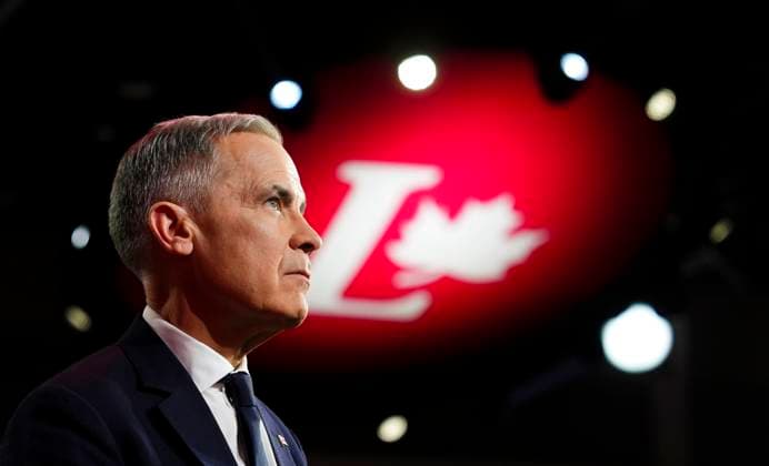 Kanada, Mark Carney wird neuer Premierminister, Archivbilder March 9, 2025, Ottawa, Ontario, Canada: Liberal Party of Canada leadership candidate Mark Carney looks on as Prime Minister Justin Trudeau delivers a speech during the Liberal leadership announcement in Ottawa on Sunday, March 9, 2025. Ottawa Canada  - ZUMAc35_ 20250309_zaf_c35_127 Copyright: xSeanxKilpatrickx