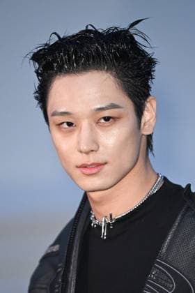 PFW Balenciaga Arrivals Juyeon attending the Balenciaga Womenswear Fall Winter 2025-2026 show as part of Paris Fashion Week in Paris, France on March 09, 2025. Photo by Aurore Marechal ABACAPRESS.COM Paris France  Copyright: xMarechalxAurore ABACAx