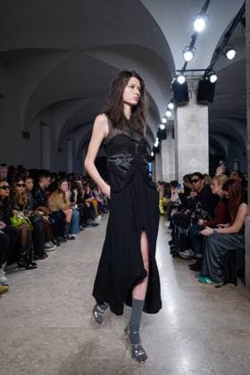 Lisbon Fashion Week in Lisboa, Portugal - 09 Mar 2025 A model walks the runway during Nuno Baltazar fashion show at ModaLisboa Capital, Lisbon Fashion Week in Lisboa. Lisbon Portugal Copyright: xBrunoxdexCarvalhox xSOPAxImagesx brunodecarvalho_mlxcapital-3090