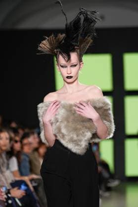 Lisbon Fashion Week in Lisboa, Portugal - 09 Mar 2025 A model walks the runway during Valentim Quaresma fashion show at ModaLisboa Capital, Lisbon Fashion Week in Lisboa. Lisbon Portugal Copyright: xBrunoxdexCarvalhox xSOPAxImagesx brunodecarvalho_mlxcapital-4043