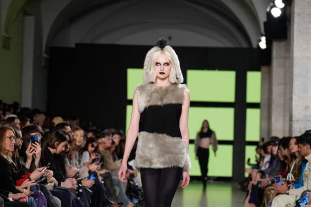 Lisbon Fashion Week in Lisboa, Portugal - 09 Mar 2025 A model walks the runway during Valentim Quaresma fashion show at ModaLisboa Capital, Lisbon Fashion Week in Lisboa. Lisbon Portugal Copyright: xBrunoxdexCarvalhox xSOPAxImagesx brunodecarvalho_mlxcapital-4061