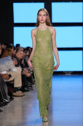 Lisbon Fashion Week in Lisboa, Portugal - 09 Mar 2025 A model walks the runway during Goncalo Peixoto fashion show at ModaLisboa Capital, Lisbon Fashion Week in Lisboa. Lisbon Portugal Copyright: xBrunoxdexCarvalhox xSOPAxImagesx brunodecarvalho_mlxcapital-4540