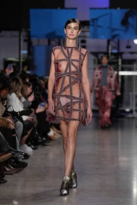 Lisbon Fashion Week in Lisboa, Portugal - 09 Mar 2025 A model walks the runway during Dino Alves fashion show at ModaLisboa Capital, Lisbon Fashion Week in Lisboa. Lisbon Portugal Copyright: xBrunoxdexCarvalhox xSOPAxImagesx brunodecarvalho_mlxcapital-5119
