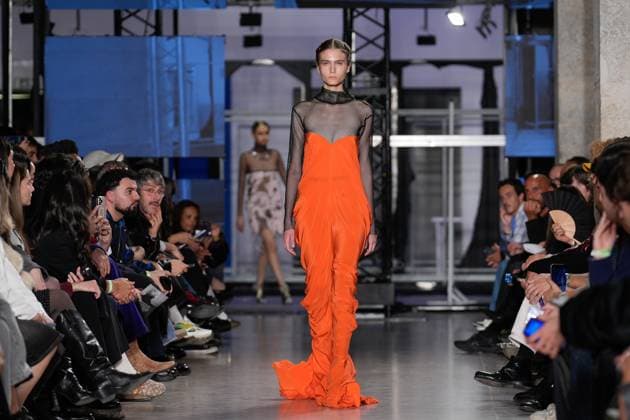 Lisbon Fashion Week in Lisboa, Portugal - 09 Mar 2025 A model walks the runway during Dino Alves fashion show at ModaLisboa Capital, Lisbon Fashion Week in Lisboa. Lisbon Portugal Copyright: xBrunoxdexCarvalhox xSOPAxImagesx brunodecarvalho_mlxcapital-5397