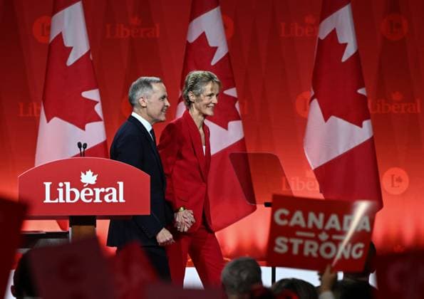 2025 Liberal Leadership Election Results Announcement In Ottawa OTTAWA, CANADA MARCH 9: Mark Carney, newly elected as leader of the Liberal Party of Canada, stands alongside his wife, Diana Carney, after delivering his victory speech following the official announcement of the 2025 Liberal Leadership race results at Rogers Centre in Ottawa, Ontario, Canada, on March 9, 2025. Ottawa Canada  Copyright: xArturxWidakx originalFilename: widak-2025libe250309_npBQO.jpg