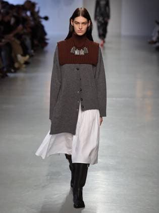 PFW - Niccolo Pasqualetti Runway A model walks the runway during the Niccolo Pasqualetti Womenswear Fall Winter 2025-2026 show as part of Paris Fashion Week at Palais De Tokyo on March 09, 2025 in Paris, France. Photo by Alain-gil Gonzalez ABACAPRESS.COM Paris France  Copyright: xGonzalezxAlain-Gil ABACAx