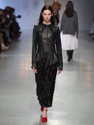 PFW - Niccolo Pasqualetti Runway A model walks the runway during the Niccolo Pasqualetti Womenswear Fall Winter 2025-2026 show as part of Paris Fashion Week at Palais De Tokyo on March 09, 2025 in Paris, France. Photo by Alain-gil Gonzalez ABACAPRESS.COM Paris France  Copyright: xGonzalezxAlain-Gil ABACAx