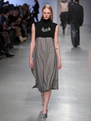 PFW - Niccolo Pasqualetti Runway A model walks the runway during the Niccolo Pasqualetti Womenswear Fall Winter 2025-2026 show as part of Paris Fashion Week at Palais De Tokyo on March 09, 2025 in Paris, France. Photo by Alain-gil Gonzalez ABACAPRESS.COM Paris France  Copyright: xGonzalezxAlain-Gil ABACAx