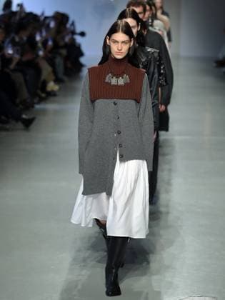 PFW - Niccolo Pasqualetti Runway A model walks the runway during the Niccolo Pasqualetti Womenswear Fall Winter 2025-2026 show as part of Paris Fashion Week at Palais De Tokyo on March 09, 2025 in Paris, France. Photo by Alain-gil Gonzalez ABACAPRESS.COM Paris France  Copyright: xGonzalezxAlain-Gil ABACAx
