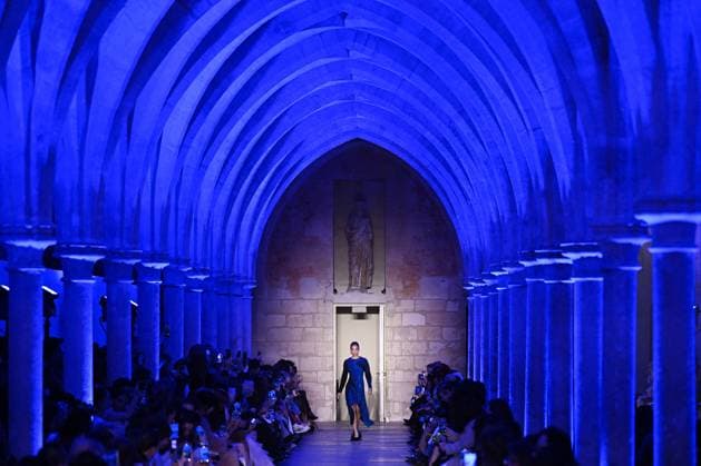 PFW Akris Runway A model walks the runway during the Akris Womenswear Fall Winter 2025-2026 show as part of Paris Fashion Week in Paris, France on March 09, 2025. Photo by Aurore Marechal ABACAPRESS.COM Paris France  Copyright: xMarechalxAurore ABACAx