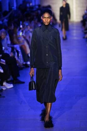 PFW Akris Runway A model walks the runway during the Akris Womenswear Fall Winter 2025-2026 show as part of Paris Fashion Week in Paris, France on March 09, 2025. Photo by Aurore Marechal ABACAPRESS.COM Paris France  Copyright: xMarechalxAurore ABACAx
