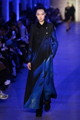 PFW Akris Runway A model walks the runway during the Akris Womenswear Fall Winter 2025-2026 show as part of Paris Fashion Week in Paris, France on March 09, 2025. Photo by Aurore Marechal ABACAPRESS.COM Paris France  Copyright: xMarechalxAurore ABACAx