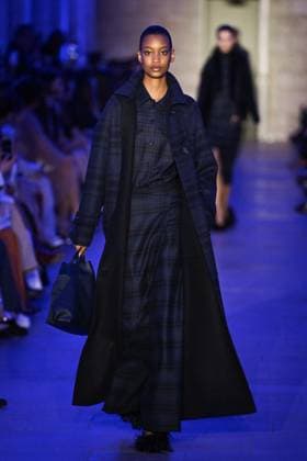 PFW Akris Runway A model walks the runway during the Akris Womenswear Fall Winter 2025-2026 show as part of Paris Fashion Week in Paris, France on March 09, 2025. Photo by Aurore Marechal ABACAPRESS.COM Paris France  Copyright: xMarechalxAurore ABACAx