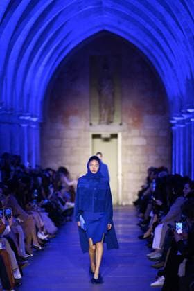 PFW Akris Runway A model walks the runway during the Akris Womenswear Fall Winter 2025-2026 show as part of Paris Fashion Week in Paris, France on March 09, 2025. Photo by Aurore Marechal ABACAPRESS.COM Paris France  Copyright: xMarechalxAurore ABACAx