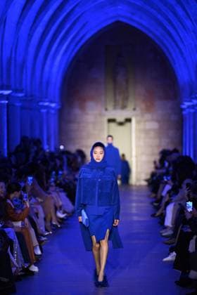 PFW Akris Runway A model walks the runway during the Akris Womenswear Fall Winter 2025-2026 show as part of Paris Fashion Week in Paris, France on March 09, 2025. Photo by Aurore Marechal ABACAPRESS.COM Paris France  Copyright: xMarechalxAurore ABACAx