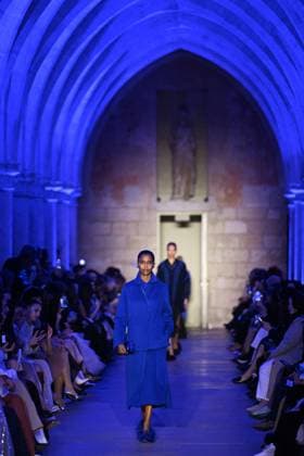 PFW Akris Runway A model walks the runway during the Akris Womenswear Fall Winter 2025-2026 show as part of Paris Fashion Week in Paris, France on March 09, 2025. Photo by Aurore Marechal ABACAPRESS.COM Paris France  Copyright: xMarechalxAurore ABACAx