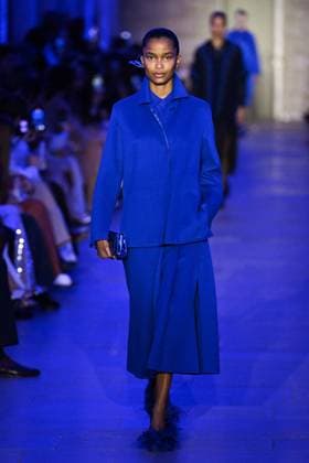 PFW Akris Runway A model walks the runway during the Akris Womenswear Fall Winter 2025-2026 show as part of Paris Fashion Week in Paris, France on March 09, 2025. Photo by Aurore Marechal ABACAPRESS.COM Paris France  Copyright: xMarechalxAurore ABACAx