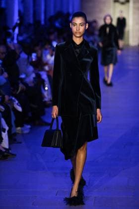 PFW Akris Runway A model walks the runway during the Akris Womenswear Fall Winter 2025-2026 show as part of Paris Fashion Week in Paris, France on March 09, 2025. Photo by Aurore Marechal ABACAPRESS.COM Paris France  Copyright: xMarechalxAurore ABACAx