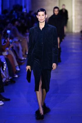 PFW Akris Runway A model walks the runway during the Akris Womenswear Fall Winter 2025-2026 show as part of Paris Fashion Week in Paris, France on March 09, 2025. Photo by Aurore Marechal ABACAPRESS.COM Paris France  Copyright: xMarechalxAurore ABACAx