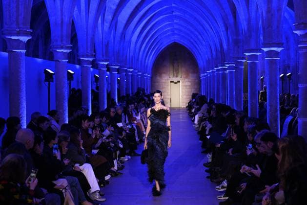 PFW Akris Runway A model walks the runway during the Akris Womenswear Fall Winter 2025-2026 show as part of Paris Fashion Week in Paris, France on March 09, 2025. Photo by Aurore Marechal ABACAPRESS.COM Paris France  Copyright: xMarechalxAurore ABACAx
