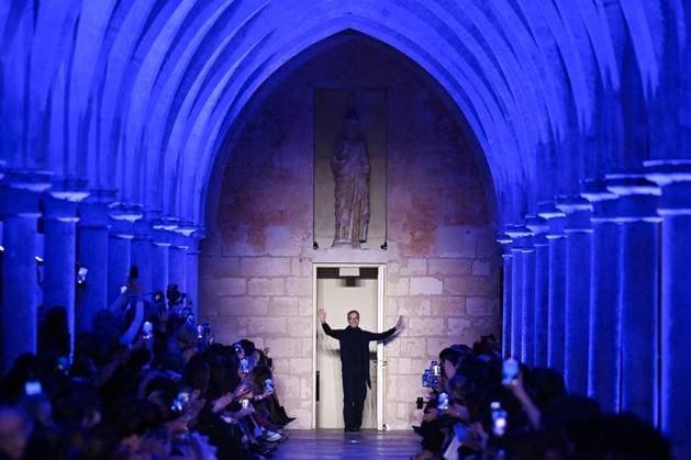 PFW Akris Runway Designer Albert Kriemler makes an appearance on the runway during the Akris Womenswear Fall Winter 2025-2026 show as part of Paris Fashion Week in Paris, France on March 09, 2025. Photo by Aurore Marechal ABACAPRESS.COM Paris France  Copyright: xMarechalxAurore ABACAx