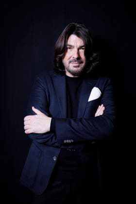 Stephane Rolland Portrait French fashion designer Stephane Rolland poses for a portrait session in Paris, France, on March 9, 2025. Photo by David Boyer ABACAPRESS.COM Paris France  Copyright: xBoyerxDavid ABACAx