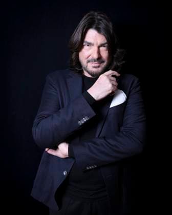 Stephane Rolland Portrait French fashion designer Stephane Rolland poses for a portrait session in Paris, France, on March 9, 2025. Photo by David Boyer ABACAPRESS.COM Paris France  Copyright: xBoyerxDavid ABACAx