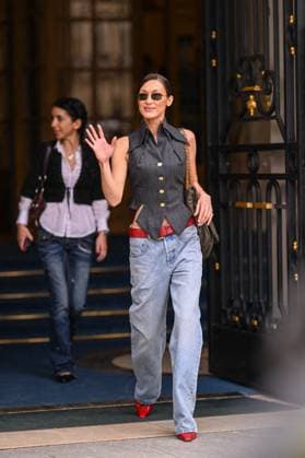 Bella Hadid à la sortie de lhôtel Ritz Paris en marge de la Fashion Weeek de Paris PFW Bella Hadid à la sortie de lhôtel Ritz Paris en marge de la Fashion Weeek de Paris PFW , in Paris, France, on March 10, 2025 Pierre Perusseau Bestimage Bella Hadid leaves the Ritz Paris hotel on the sidelines of Paris Fashion Week PFW , in Paris, France, on March 10, 2025 Paris France  Copyright: xPerusseaux-xDaxSilvax xBestimagexPerusseaux-xDaxSilvax xBestimagex