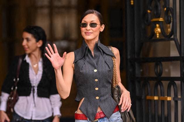 Entertainment Bilder des Tages Bella Hadid à la sortie de lhôtel Ritz Paris en marge de la Fashion Weeek de Paris PFW Bella Hadid à la sortie de lhôtel Ritz Paris en marge de la Fashion Weeek de Paris PFW , in Paris, France, on March 10, 2025 Pierre Perusseau Bestimage Bella Hadid leaves the Ritz Paris hotel on the sidelines of Paris Fashion Week PFW , in Paris, France, on March 10, 2025 Paris France  Copyright: xPerusseaux-xDaxSilvax xBestimagexPerusseaux-xDaxSilvax xBestimagex