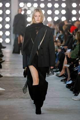 Sacai Runway - Fall Winter 2025-2026 Paris Fashion Week Sacai Runway - Fall Winter 2025-2026 Paris Fashion Week, March 2025, Credit:Zeppelin Avalon  Copyright: xZeppelinx xAvalonx 0974317361